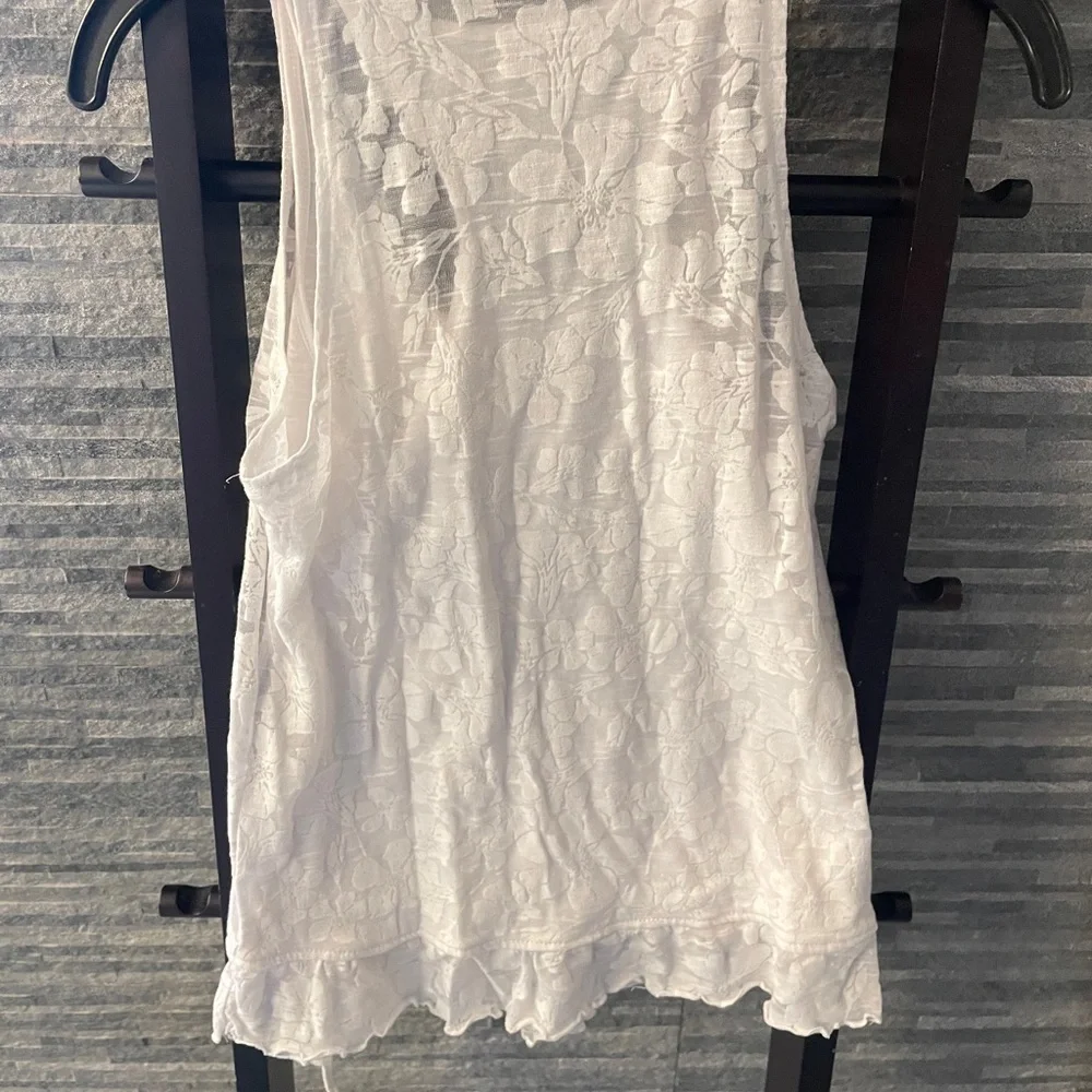 Powder Room Racer Back Floral Pattern Top - Picture 9 of 11